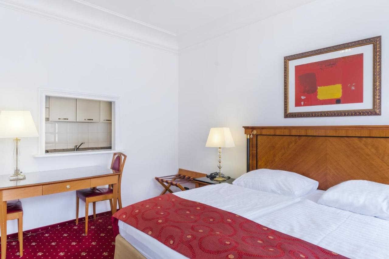 Hotel Bologna Prague Extérieur photo